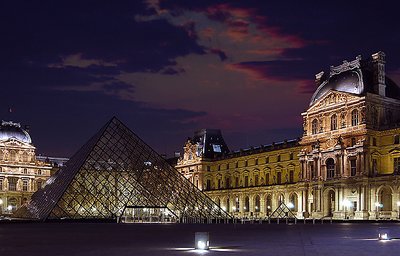 Louvre's pyramid