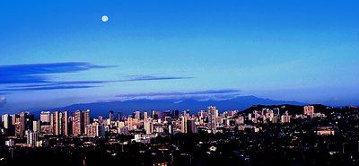 Honolulu - First Light with Setting Moon