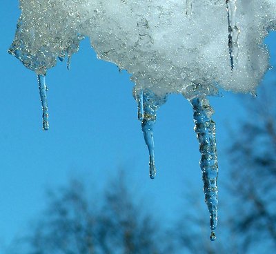 Ice stalactites