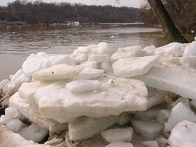 Ice broken by spring forces