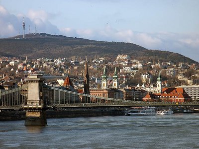 A Scenic Sunday Afternoon in Budapest 2