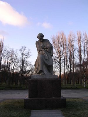 statue in berlin