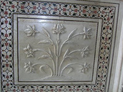 Taj Mahal - India: detail of work in the marble