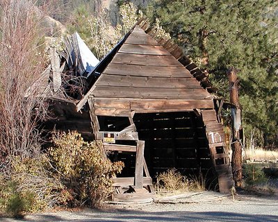 SLANTED SHED