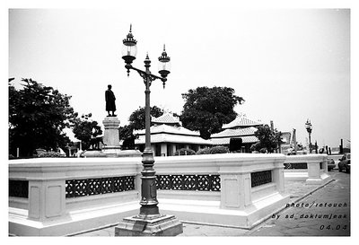 monument of king thai