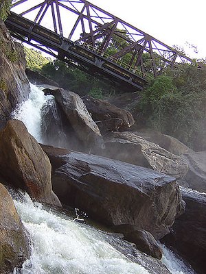 mauá :: brasil :: trem na cachoeira da fumaça