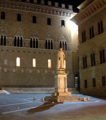Magical night in Siena