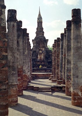 Columns and pagoda 