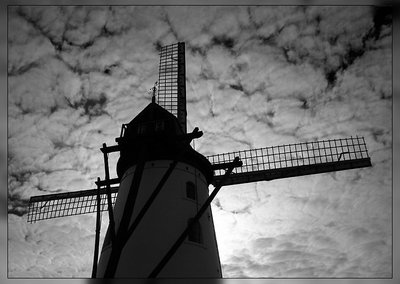 Counterlight windmill