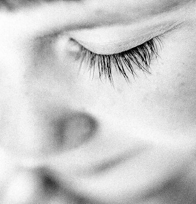 Lashes, freckles and grain
