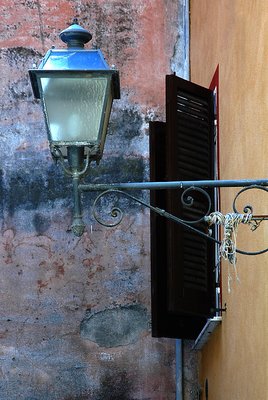 Lamp in a " carrugio"