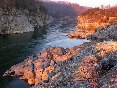 First sun rays over Billy Goat Trail, Maryland side