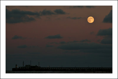 The moon and the pier