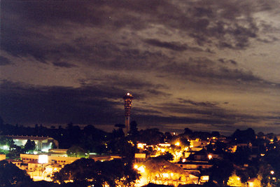 Torre da Telepar com nuvens insanas e um céu cabuloso...