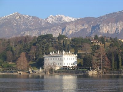White House on the Lake of Como( Villa Melzi)