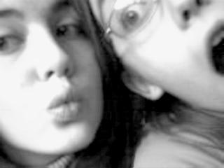 Sisters Kiss