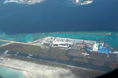 Maldiv adasi airport ada