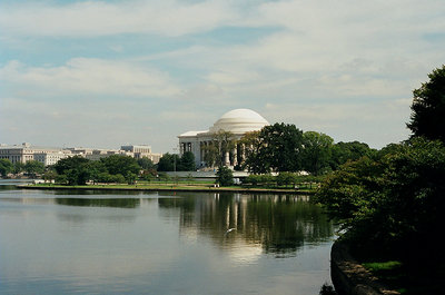 Jefferson Monument (seen from the banks of the Tidal basin)