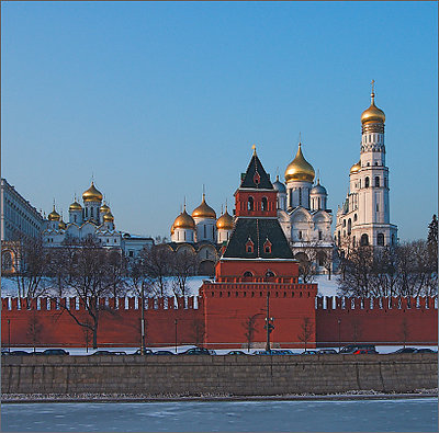 Kremlin temples at winter sunset