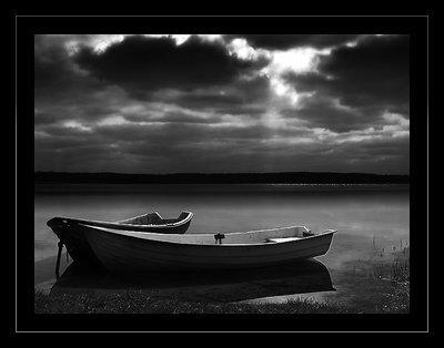 b&w boats