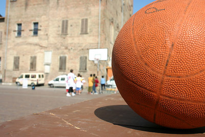 Basket in Piazza