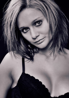 laura black n white