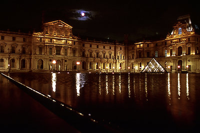 Louvre under the moon