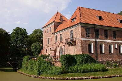 Oporow castle