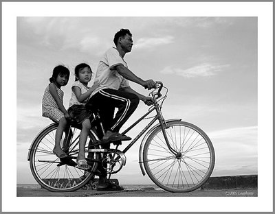 Dad & Daughters