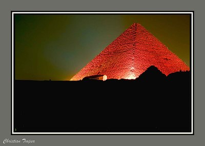 Piramide Notturna