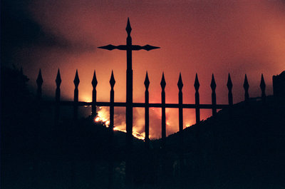 Incendio dietro al cimitero