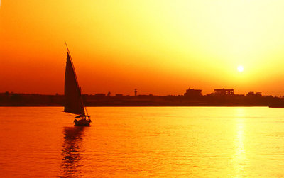boat on the nile 3