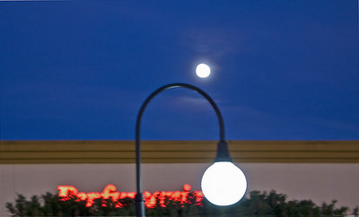 Moonrise Street Lamp