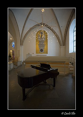 Black piano