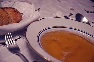 LA BEBIDA QUE ALIMENTA