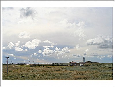 El faro y sus cielos