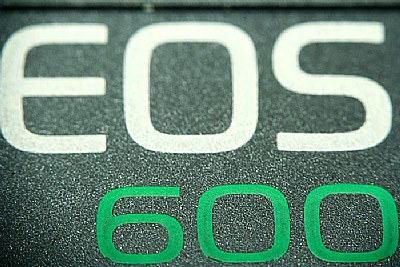 EOS 600