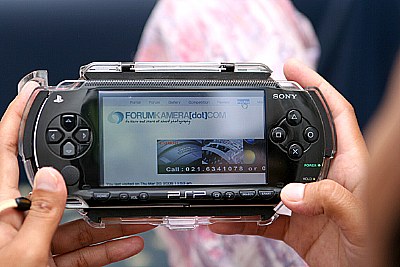 enjoying browsing via PSP