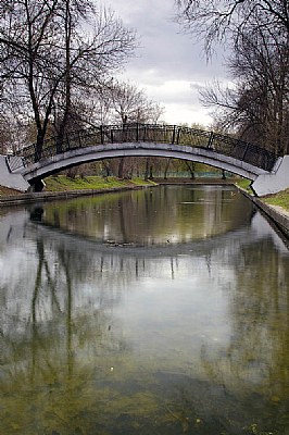 The park foot bridge