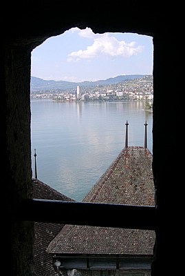 Montreux depuis château de Chillon