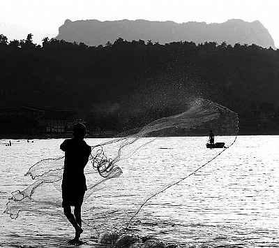 pescatore e rete/fisherman and net