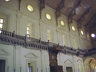 Wall & Pulpit