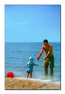 Hold my hands DADY ! ...