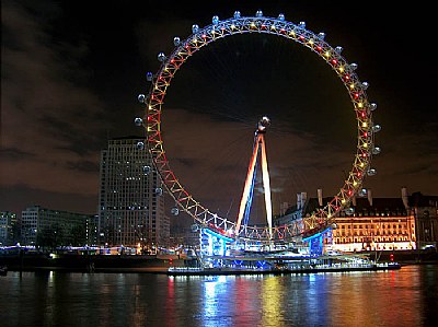 Circle over Thames