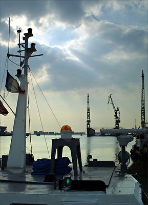 Harbour, waiting for the  sun....