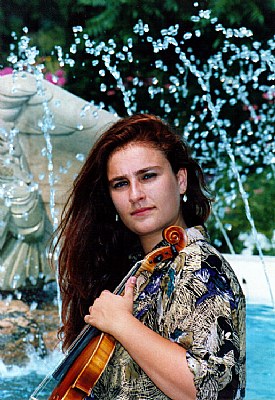 Ivona Violinist