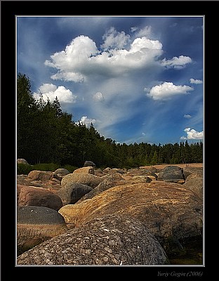 Sky and stones