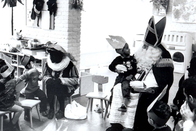 Chilidren with santklad