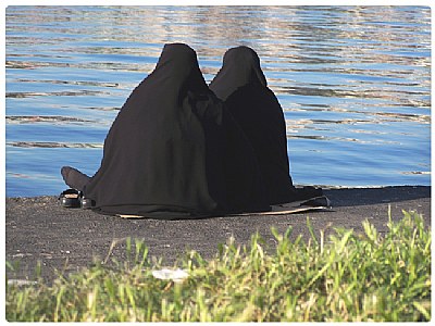 womens in veiled dress