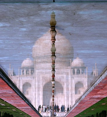 Reflecting on Taj Mahal